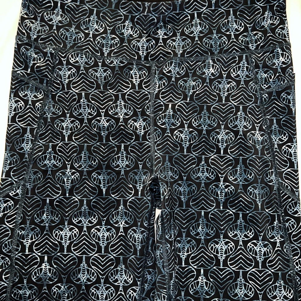 Sweaty Betty Black and Blue Zero Gravity Leggings